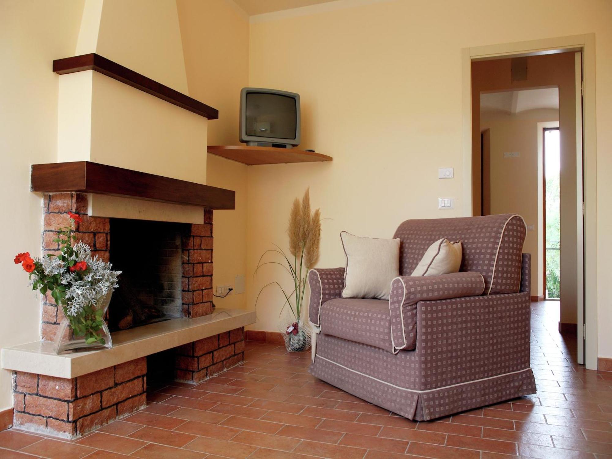 Nice Flat In Arcevia With Swimming Pool Экстерьер фото