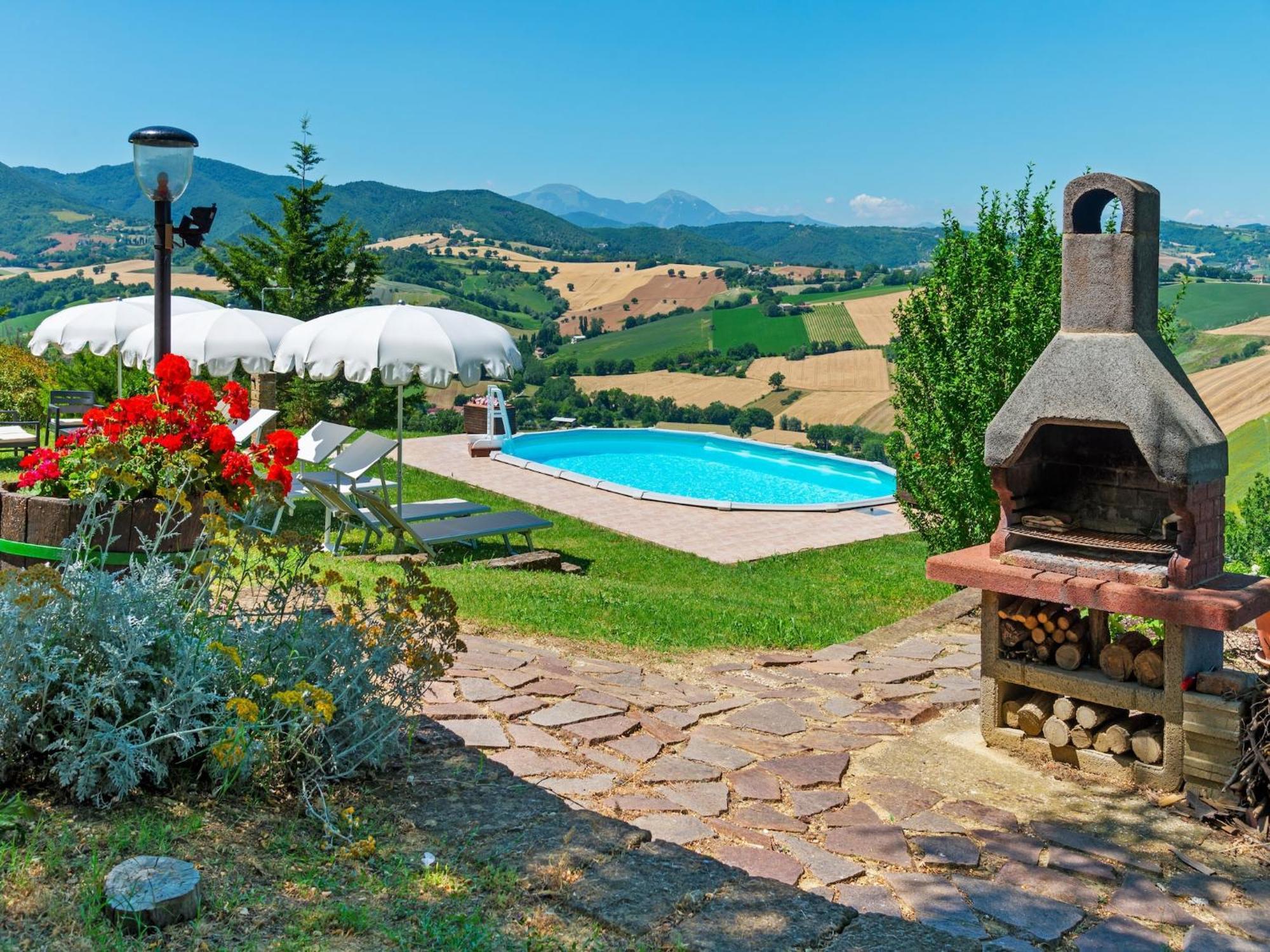 Nice Flat In Arcevia With Swimming Pool Экстерьер фото