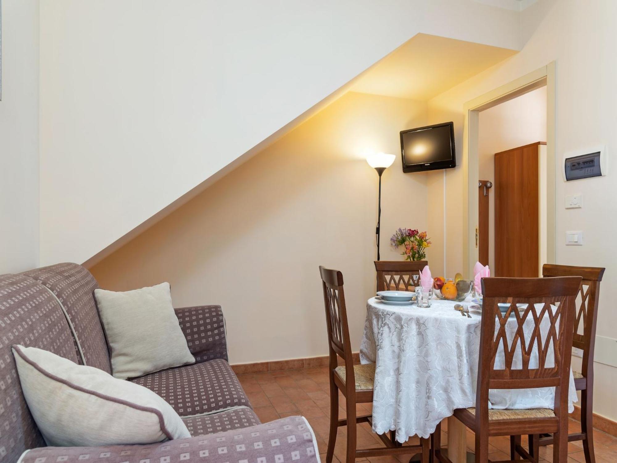 Nice Flat In Arcevia With Swimming Pool Экстерьер фото